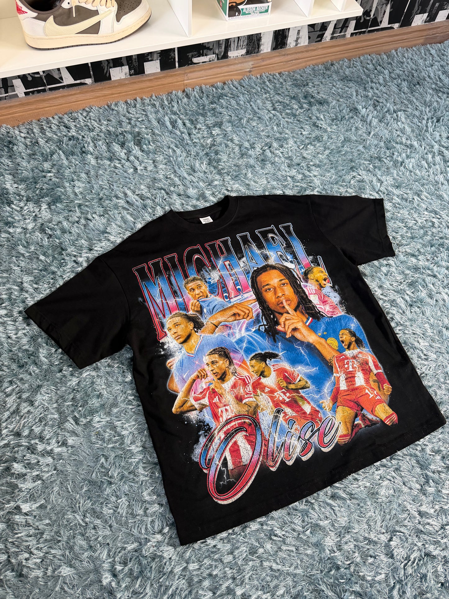 OLISE GRAPHIC TEE